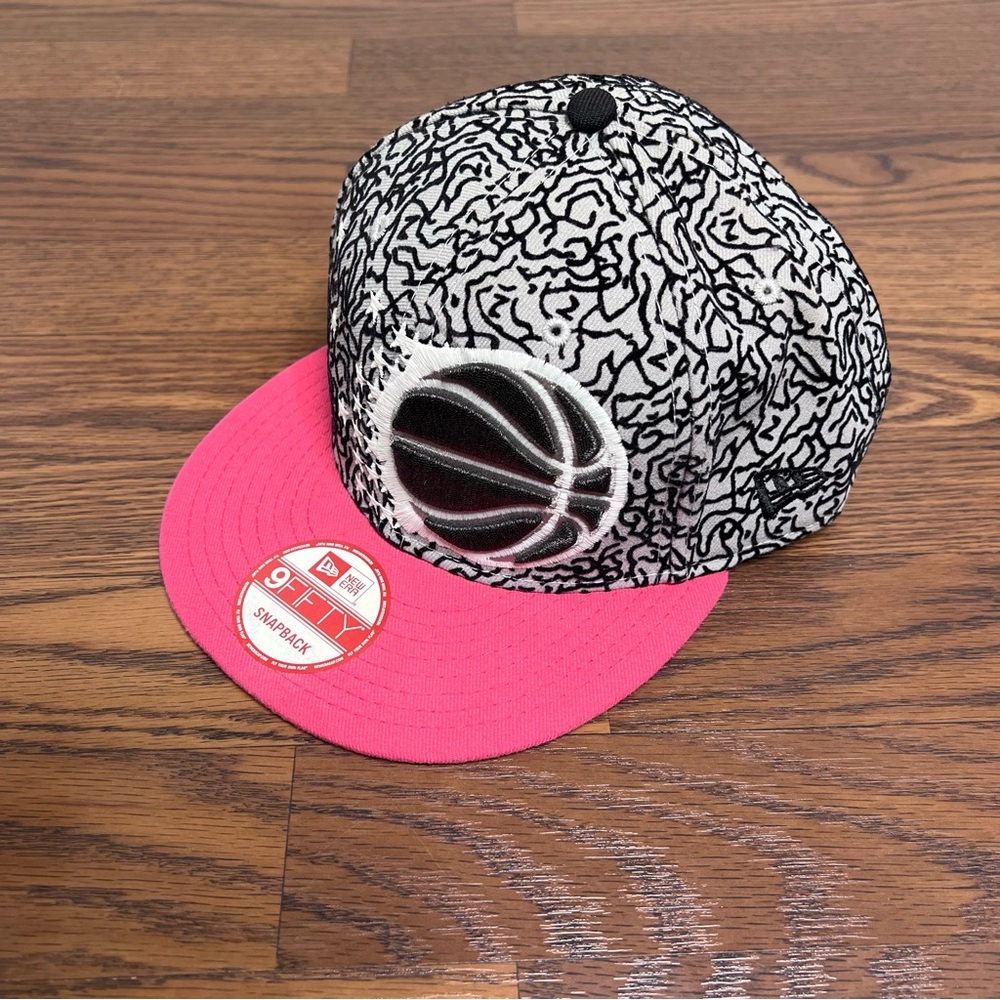 New Era 9Fifty Orlando Magic snapback hat in gray/black/white/pink